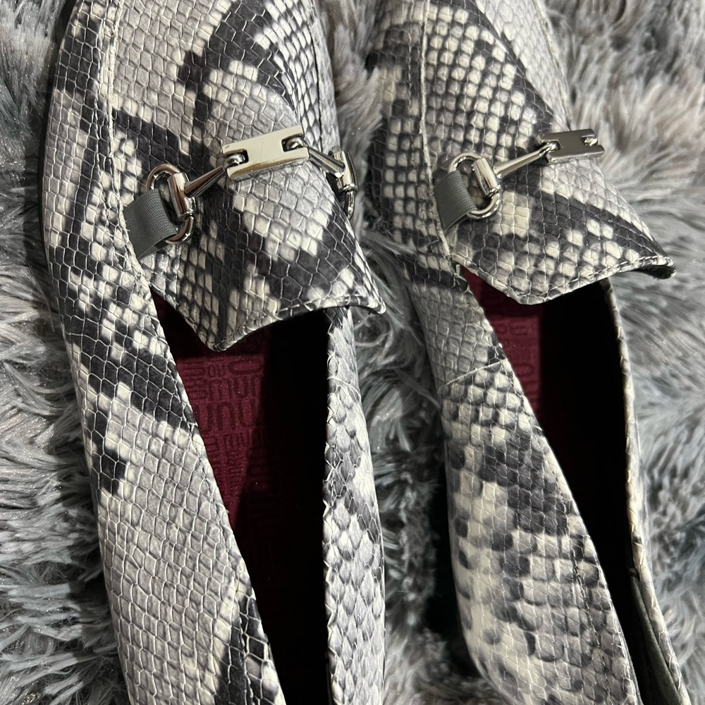 Snake Print loafer Super Cute - Picture 5 of 8